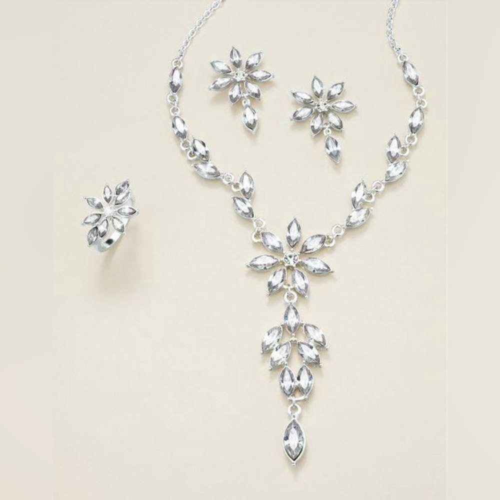 Avon Studio 1886 Forever in Bloom Crystal 3 Piece Set